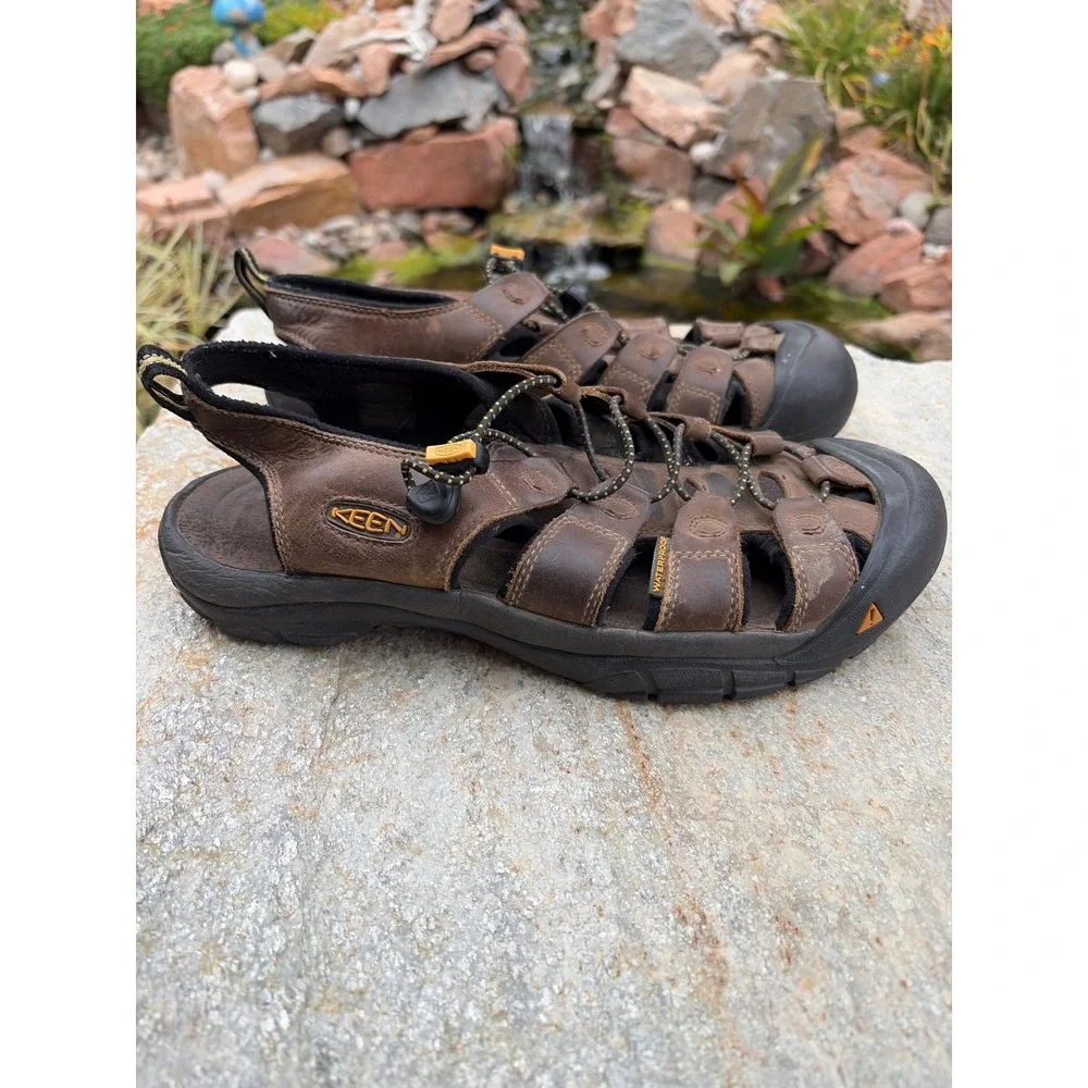 Keen Newport H2 Mens Brown Leather Waterproof Hiking Sandals Size 10.5